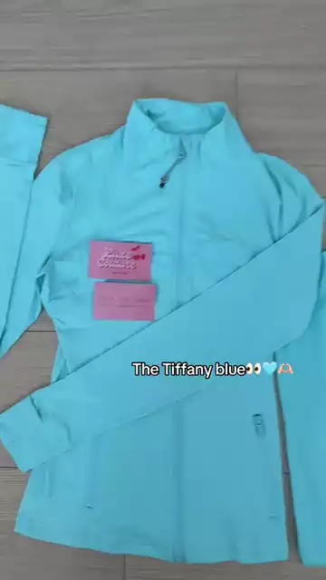 How unreal is this shade of blue!🩵🙈 #boutique #foryoupage #fyp #lululemonaddict #viral