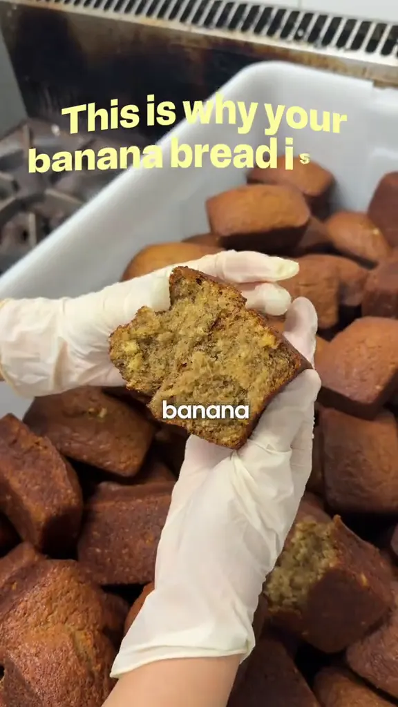 Ripe bananas = better banana bread 🍌🍞 The science: As a banana ripens, its starches convert to sugars via enzymes. Oven baking green bananas (skin on, 15-20mins at 160 degrees Celsius) speeds up the starch to sugar conversion through heat instead of time. It’s chemically…